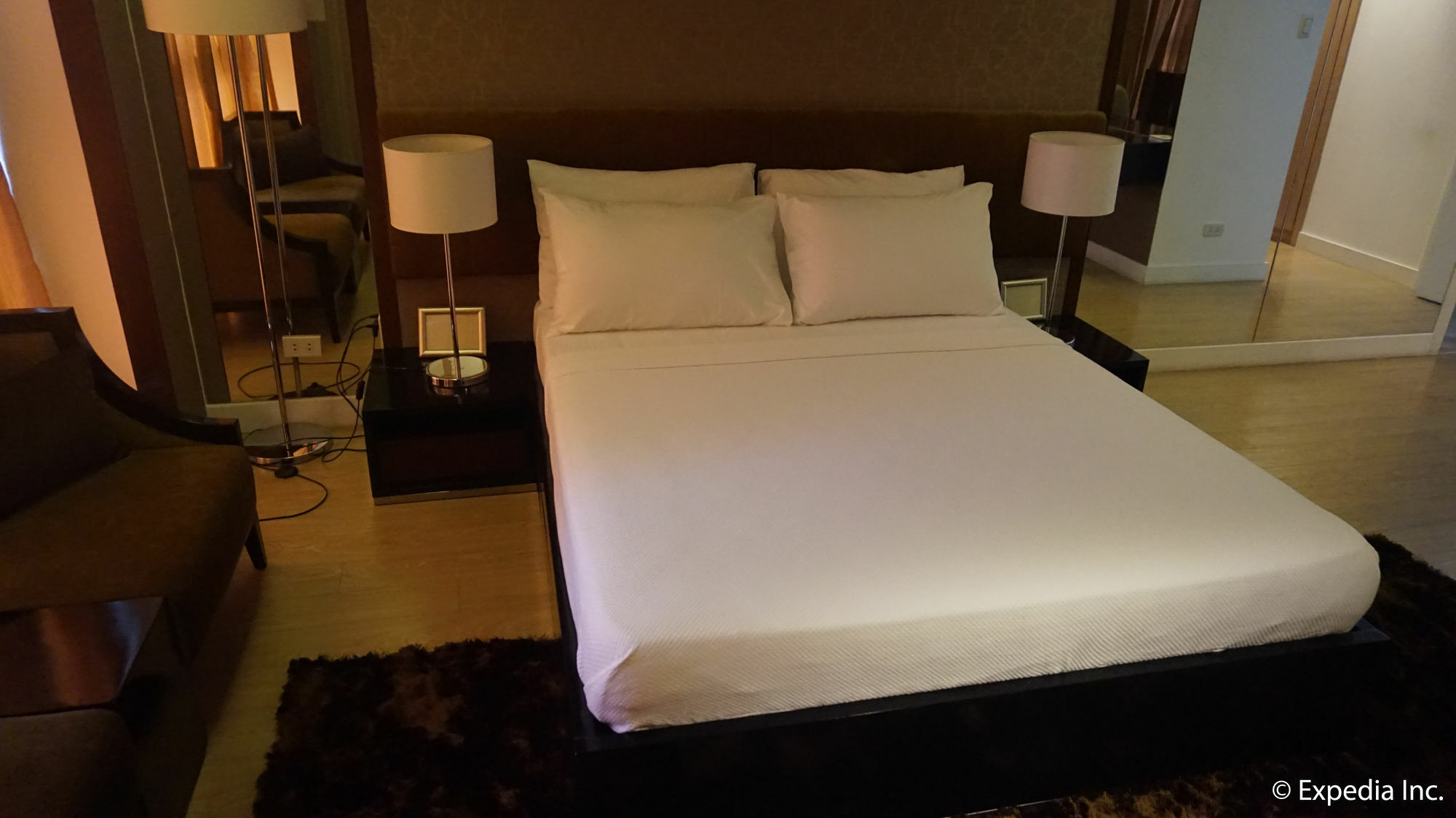 Shang Luxury Suites Mandaluyong Exterior foto