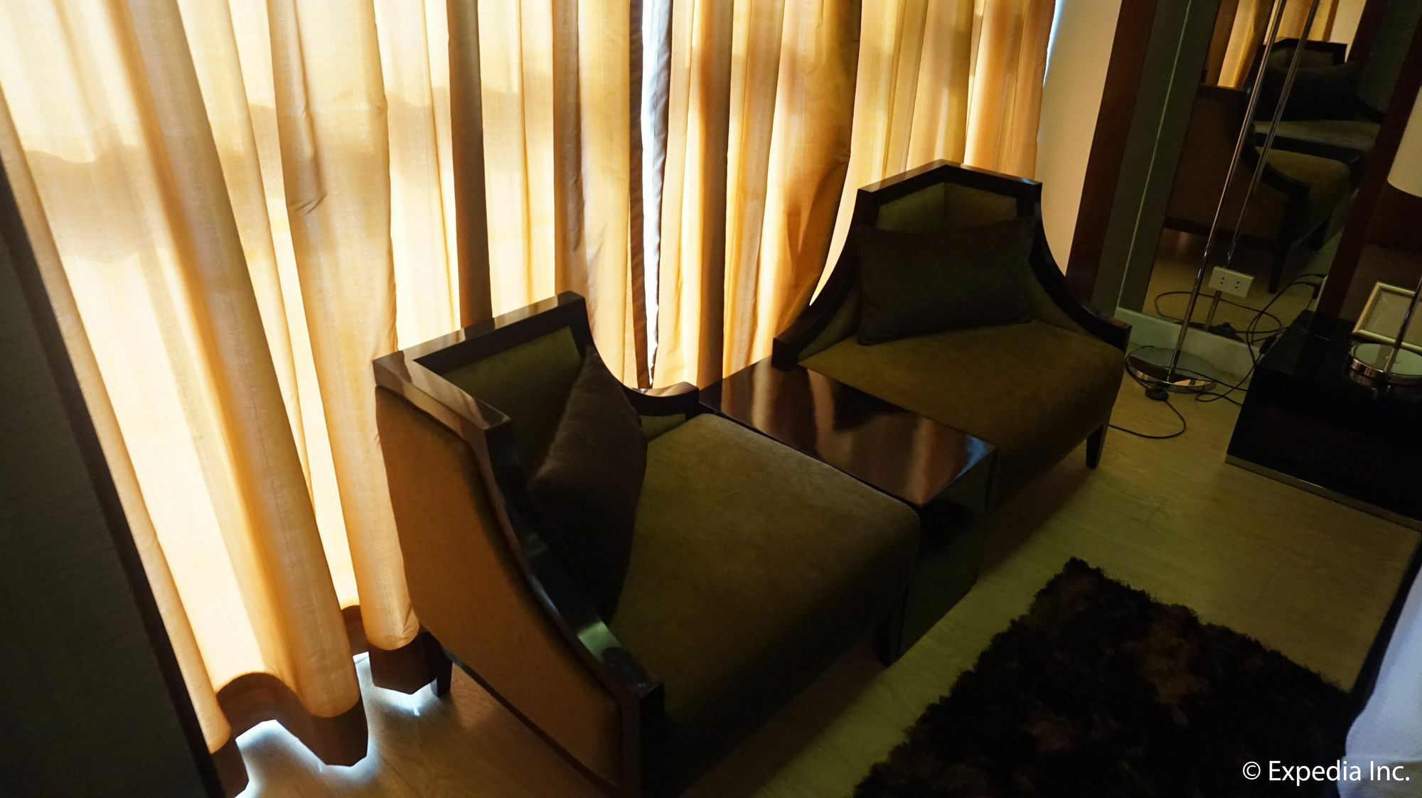 Shang Luxury Suites Mandaluyong Exterior foto